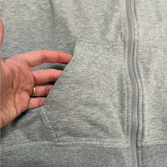 Fabletics - Temecula Zip Up Vest  Mesh Inserts - Gray & White - Size Medium - Picture 8 of 16